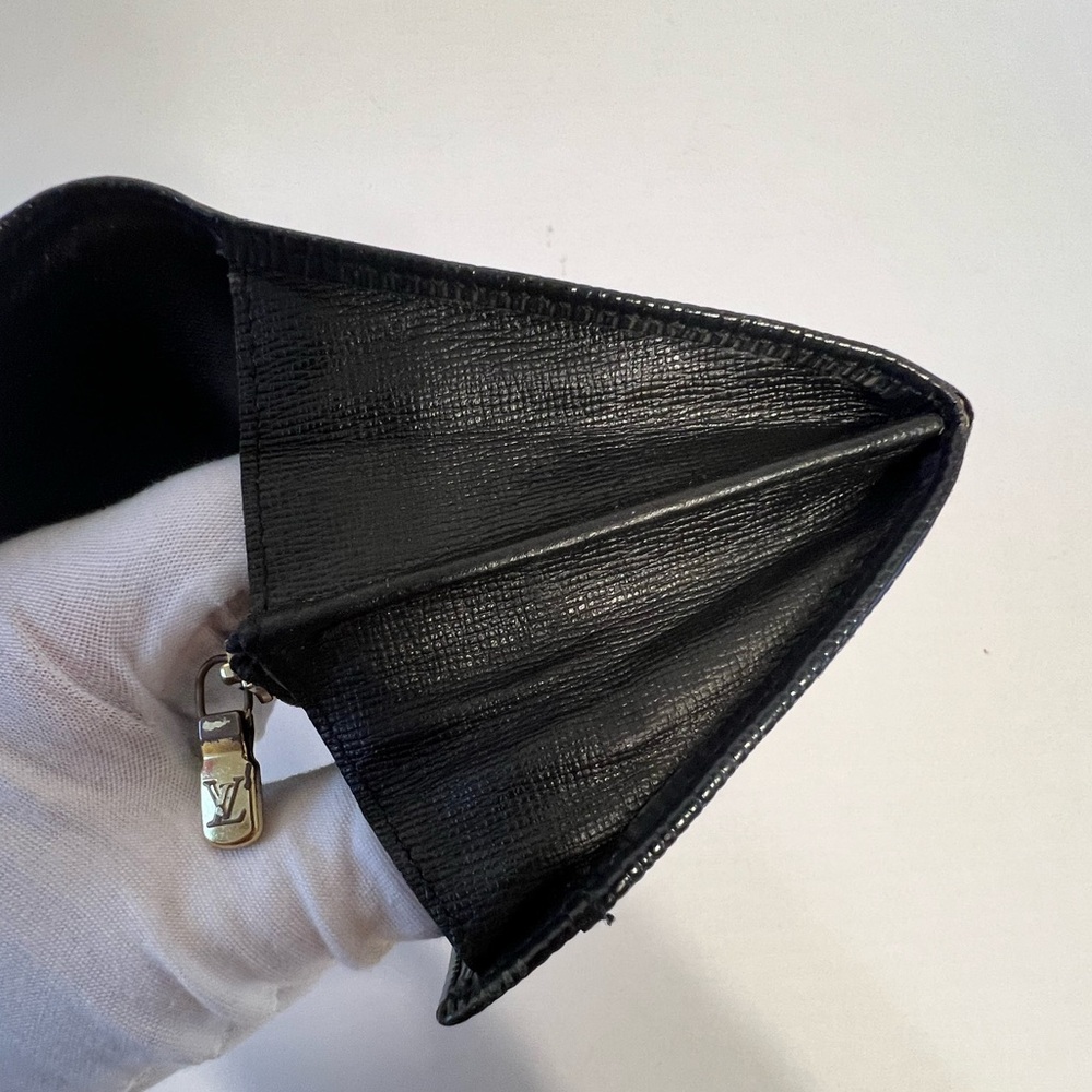 Louis Vuitton black Epi Sarah Wallet - Picture 10 of 13